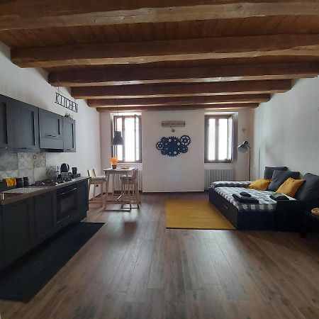Апартаменты Il Caddi - Caratteristico Monolocale In Pieno Centro Storico Л'Акуила Экстерьер фото